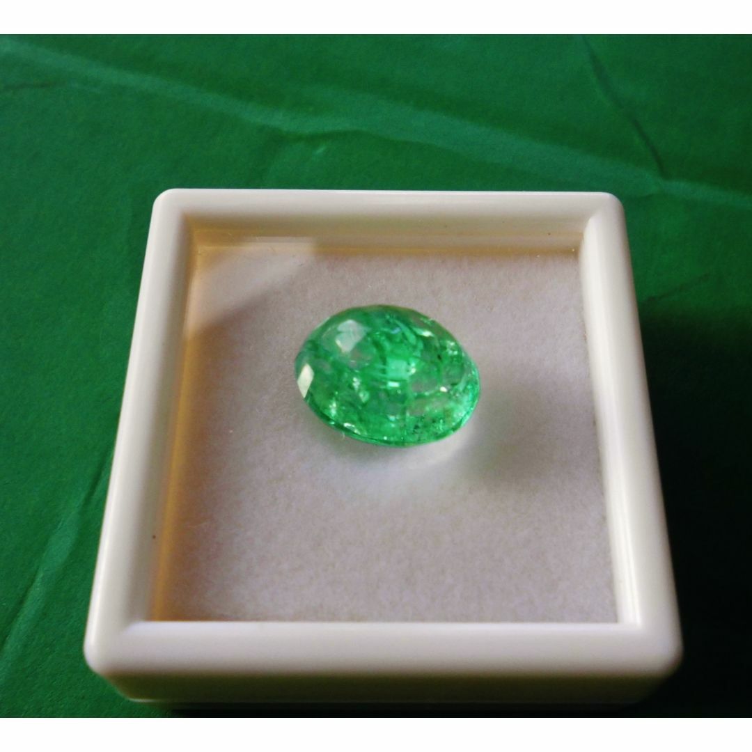 ✨ルース 🤢Green Quartz  8.25ct  ケース付 レディースのアクセサリー(その他)の商品写真