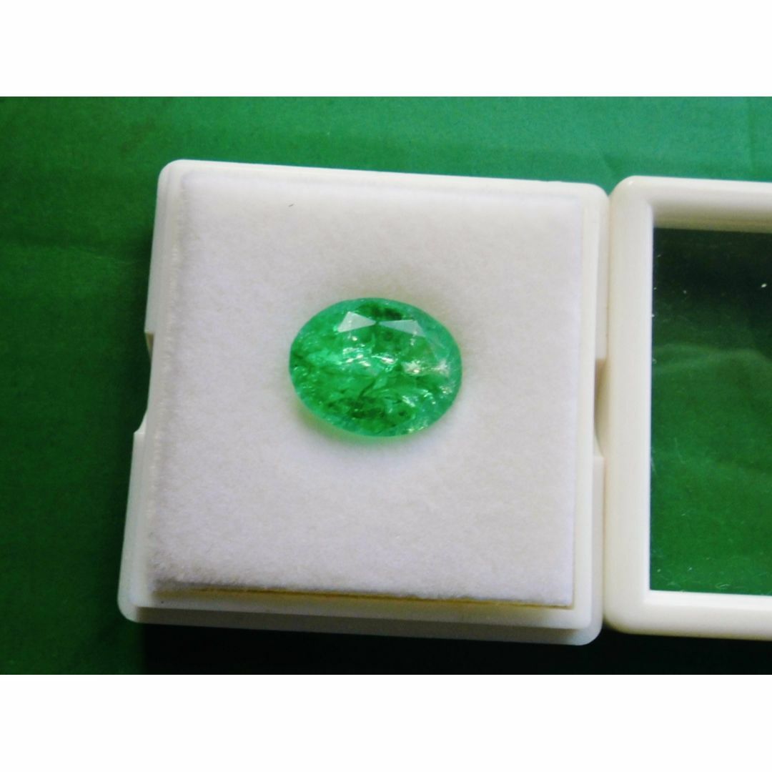 ✨ルース 🤢Green Quartz  8.25ct  ケース付 レディースのアクセサリー(その他)の商品写真