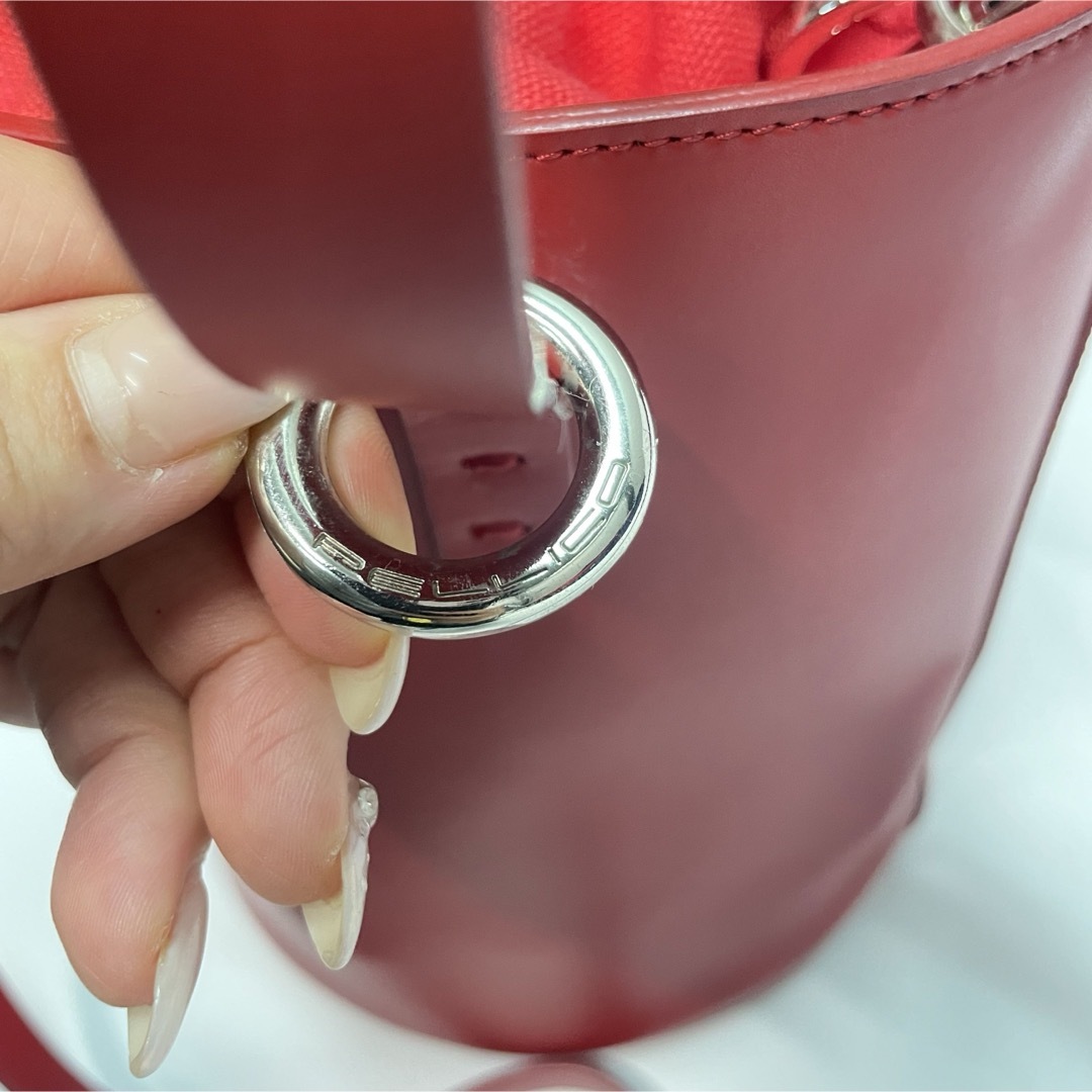 PELLICO(ペリーコ)のPELLICO  ショルダーバッグ　ハンドバッグ　2way 巾着　本革　赤レッド レディースのバッグ(ハンドバッグ)の商品写真
