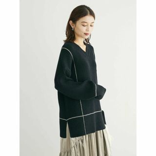 グリーンパークス(green parks)の【ブラック】Petit Fleur Vネックラインニットチュニック 23AW(ニット/セーター)