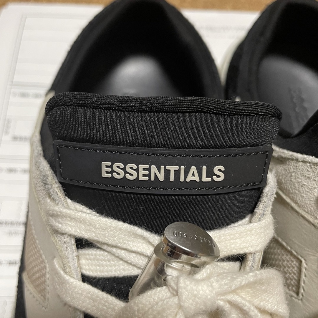 FEAR OF GOD(フィアオブゴッド)のessentials fear of god sneaker 38 メンズの靴/シューズ(スニーカー)の商品写真