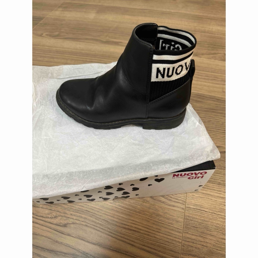 Nuovo(ヌォーボ)のNUOVO GIRL  サイズ20 女の子　靴　ヌオーヴォ ゴアブーツ　黒　箱付 キッズ/ベビー/マタニティのキッズ靴/シューズ(15cm~)(ブーツ)の商品写真
