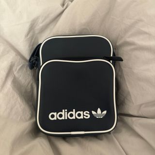 アディダス(adidas)のadidas ショルダーバッグ(ショルダーバッグ)