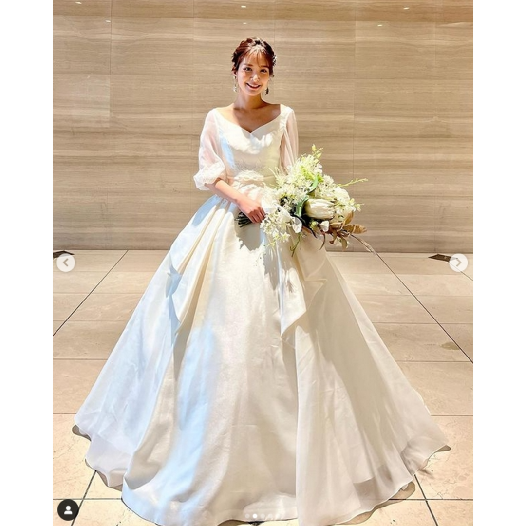 クラシカル ウエディングドレス ホワイト Vネック 繊細レース 結婚式 クラシカル ウエディングドレス ホワイト Vネック 繊細レース 結婚式