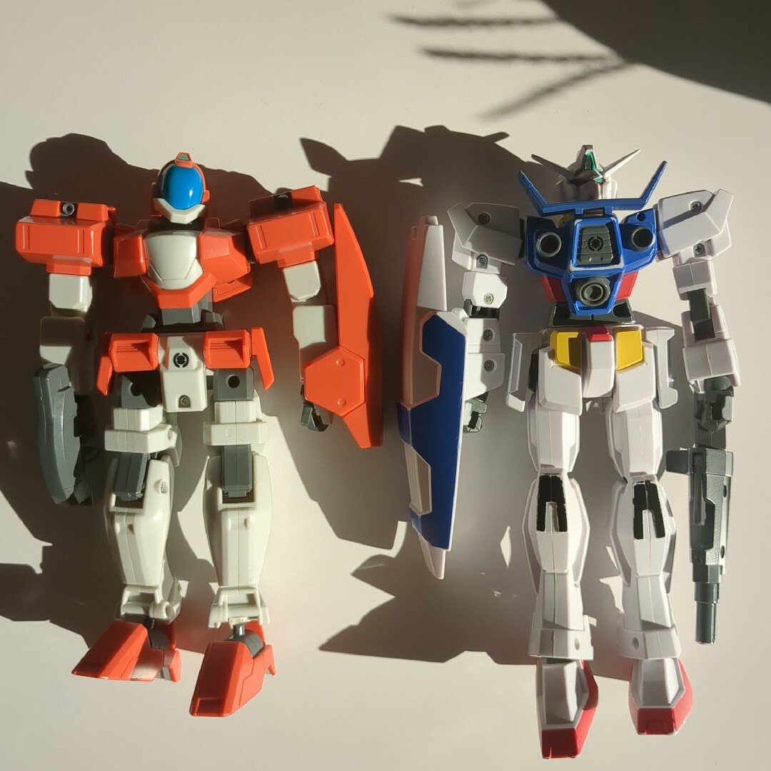 ガンダム２体　ジャンク品 エンタメ/ホビーのおもちゃ/ぬいぐるみ(模型/プラモデル)の商品写真