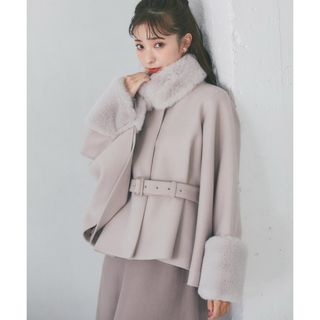 トッコ(tocco)の２ＷＡＹファー＆ベルト付きケープライクコート【sandina サンディナ】(毛皮/ファーコート)