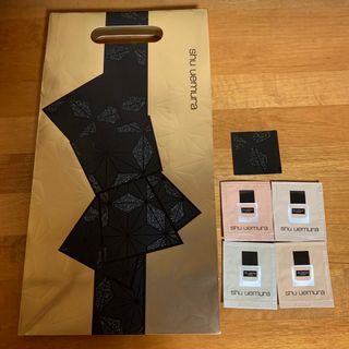 シュウウエムラ(shu uemura)のシュウウエムラ　ホリデーギフトラッピング＆アンリミテッドラスティングフルイド(ファンデーション)