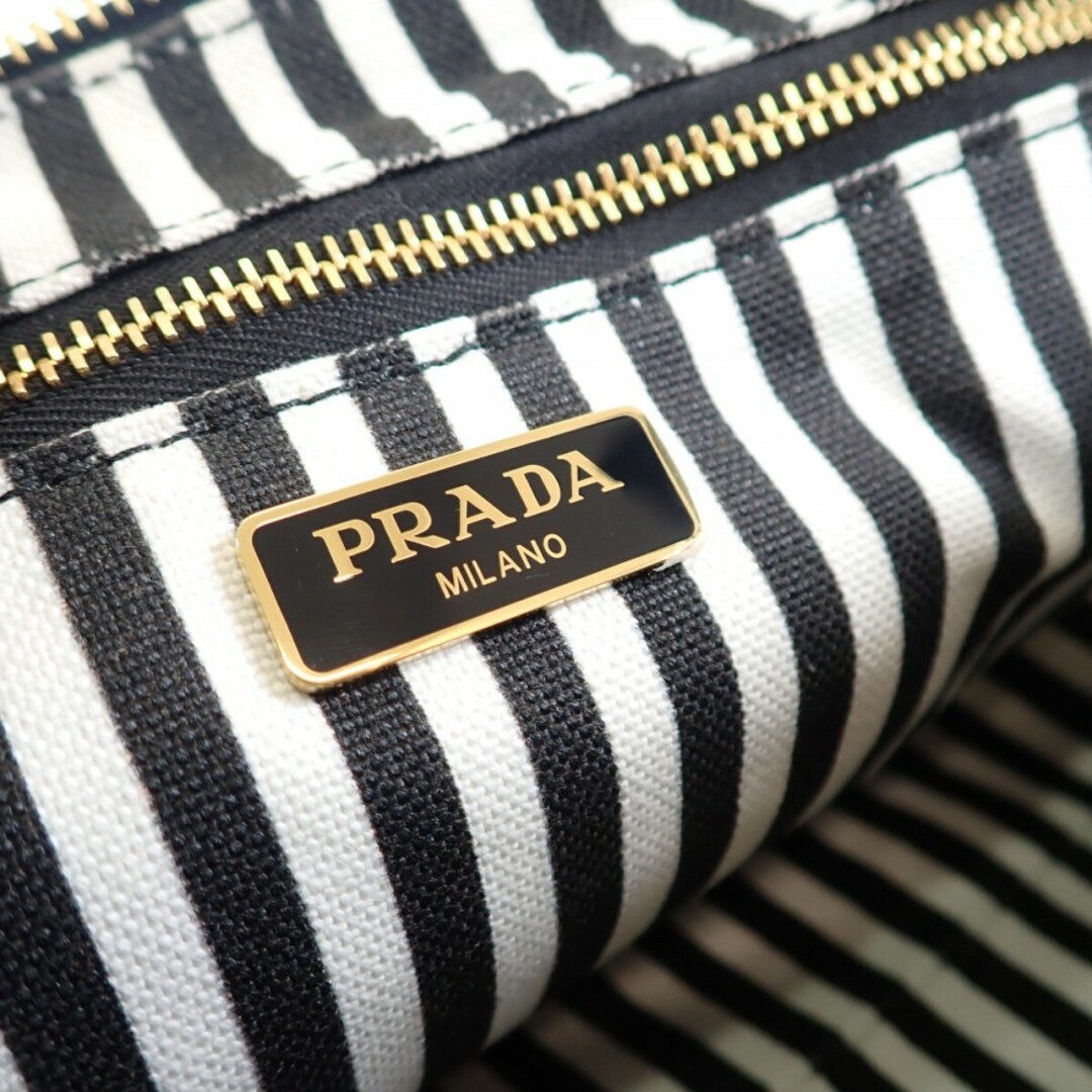 PRADA(プラダ)の【中古】【Aランク】PRADA プラダ カナパポーチ 1NA693 キャンバス ブラック ゴールド金具 コスメポーチ ブランド小物 【ISEYA】 レディースのバッグ(その他)の商品写真