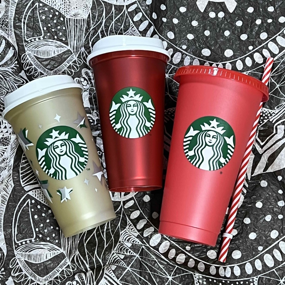 Starbucks Coffee(スターバックスコーヒー)の海外　スターバックス　カラーチェンジ　リユーザブルカップ　レッドカップ　イギリス インテリア/住まい/日用品のキッチン/食器(容器)の商品写真