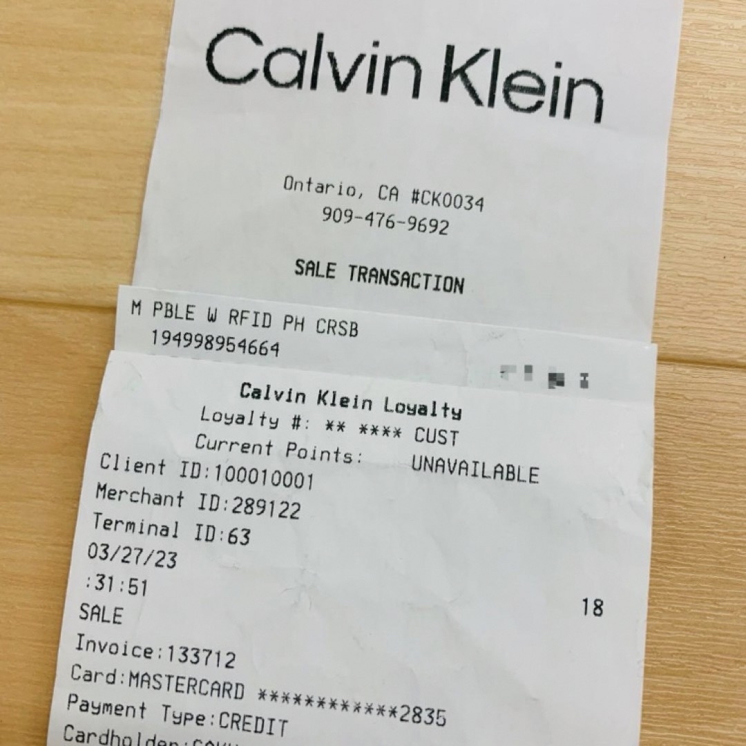 Calvin Klein(カルバンクライン)のRFID機能付き★Calvin Klein大人気のビッグロゴ本レザースマホバッグ スマホ/家電/カメラのスマホアクセサリー(モバイルケース/カバー)の商品写真