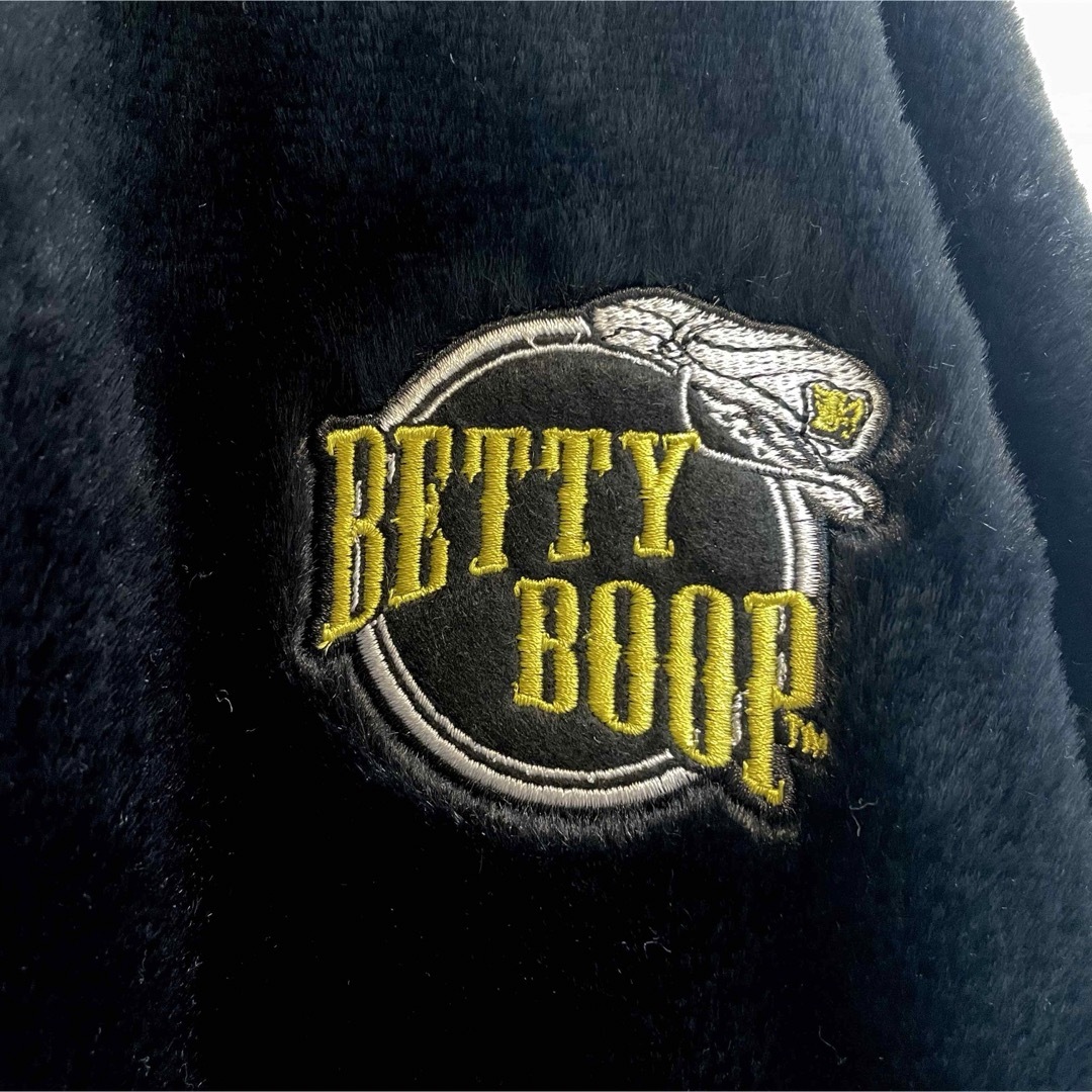Betty Boop - 1点のみ【4L】エンジェルベティ刺繍 長袖ボアブルゾン