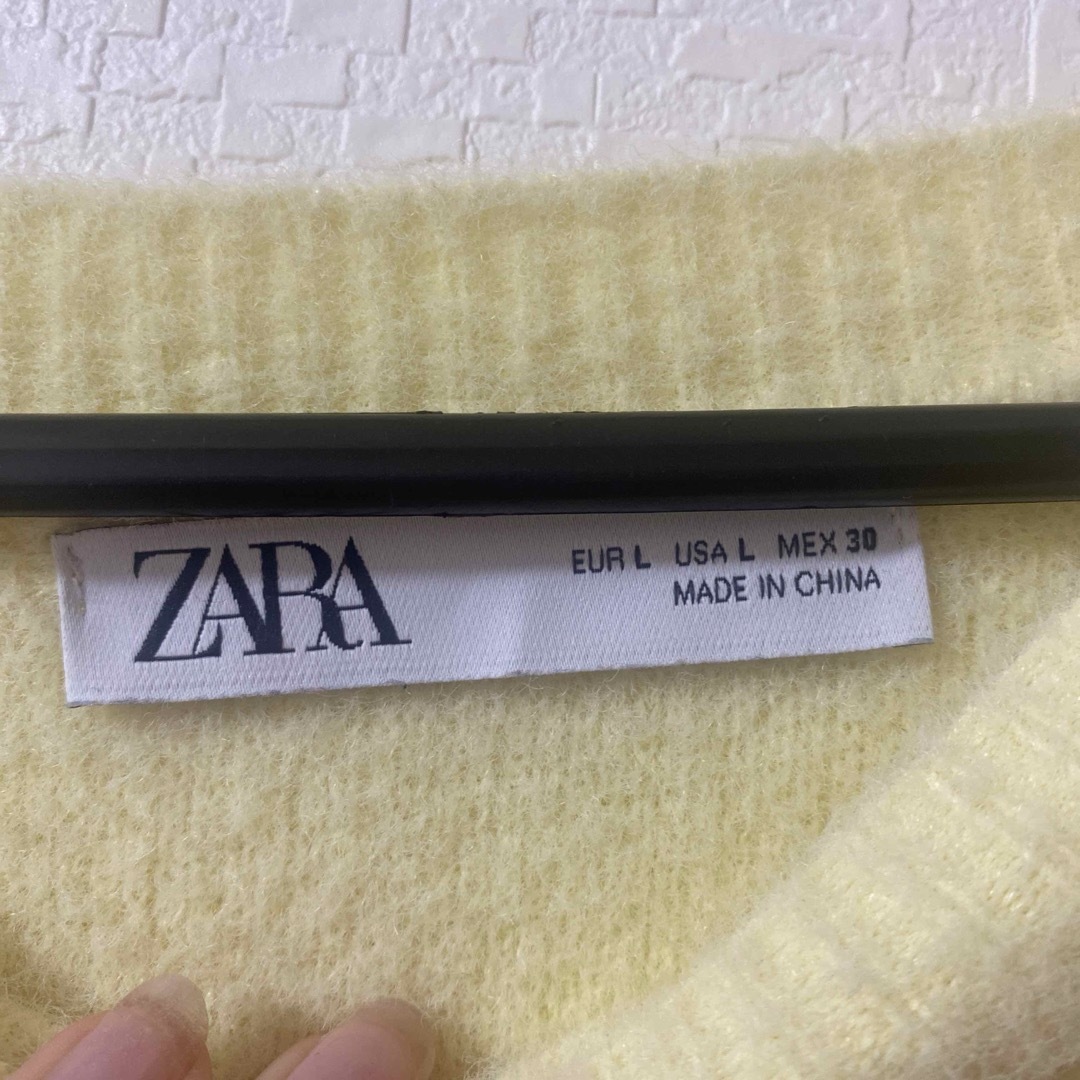 ZARA(ザラ)の【ZARA】ショート丈　イエロー　ニット レディースのトップス(ニット/セーター)の商品写真