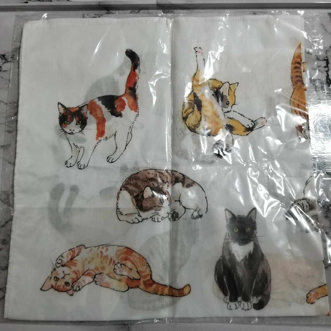 ポンチセ　猫柄　ハンカチ レディースのファッション小物(ハンカチ)の商品写真