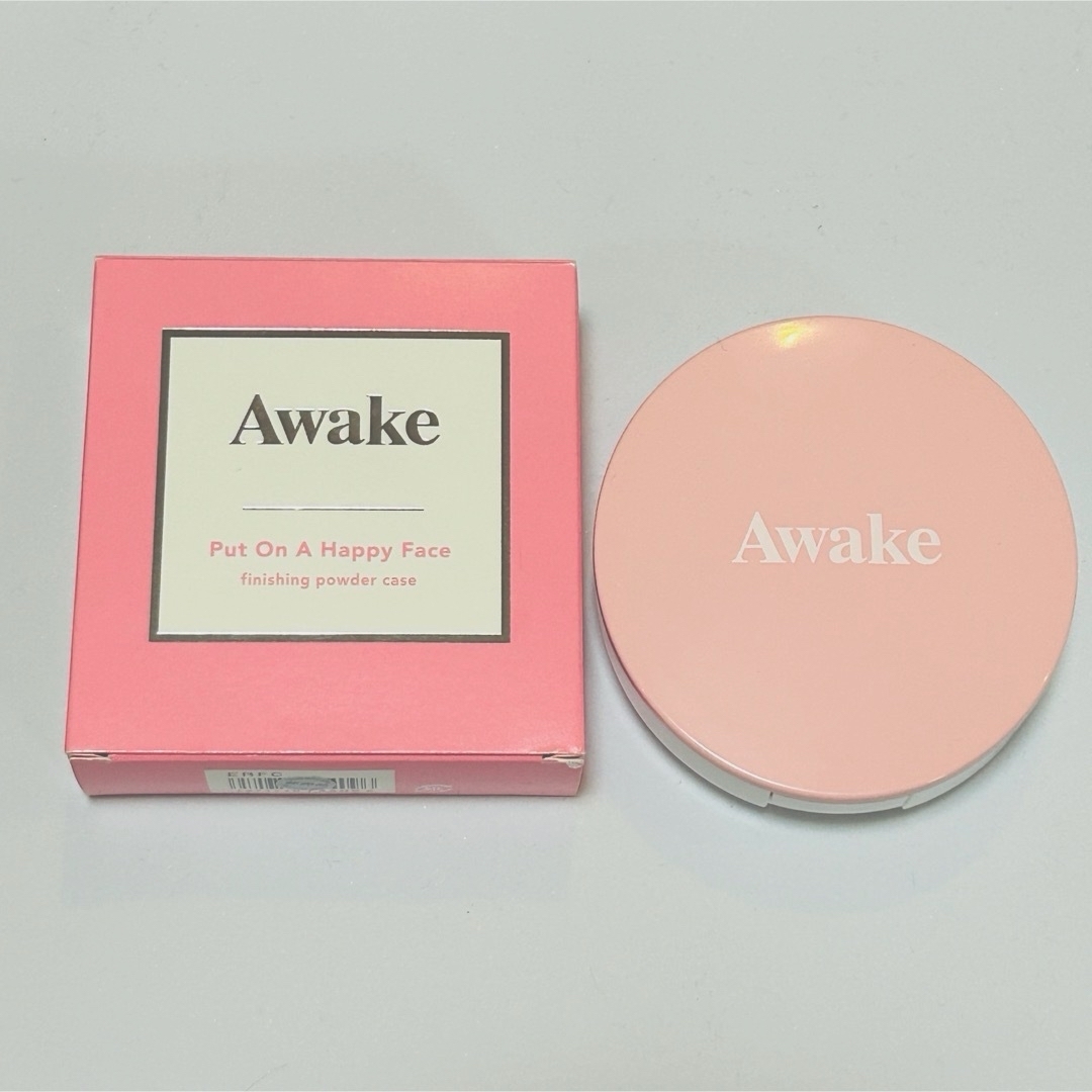 AWAKE(アウェイク)の◎新品◎【アウェイク】プットオンアハッピーフェイスフィニッシングパウダー コスメ/美容のベースメイク/化粧品(フェイスパウダー)の商品写真