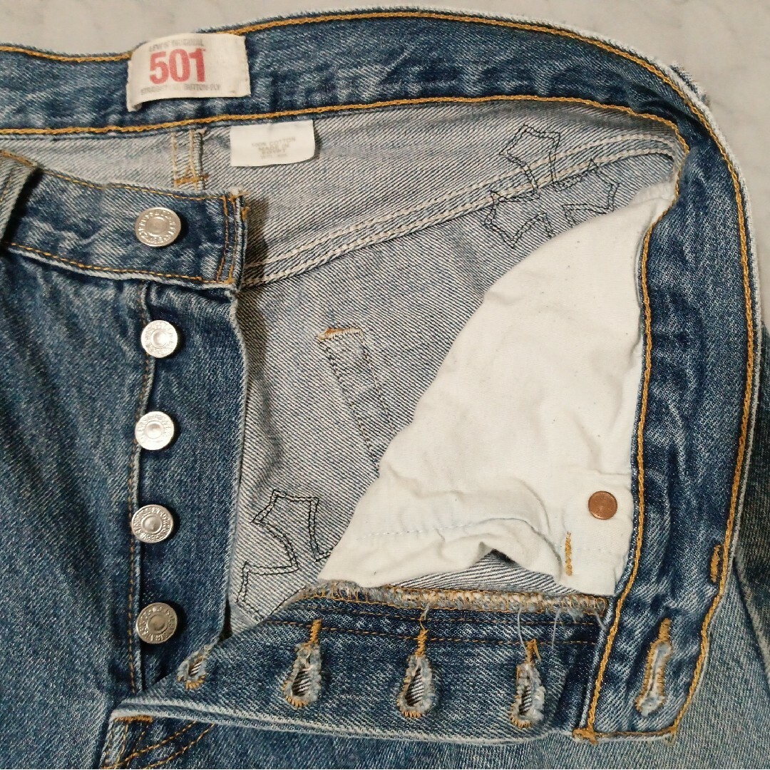 Chrome Hearts(クロムハーツ)のLevi's 501（W32 / 80cm）クロスパッチカスタム メンズのパンツ(デニム/ジーンズ)の商品写真