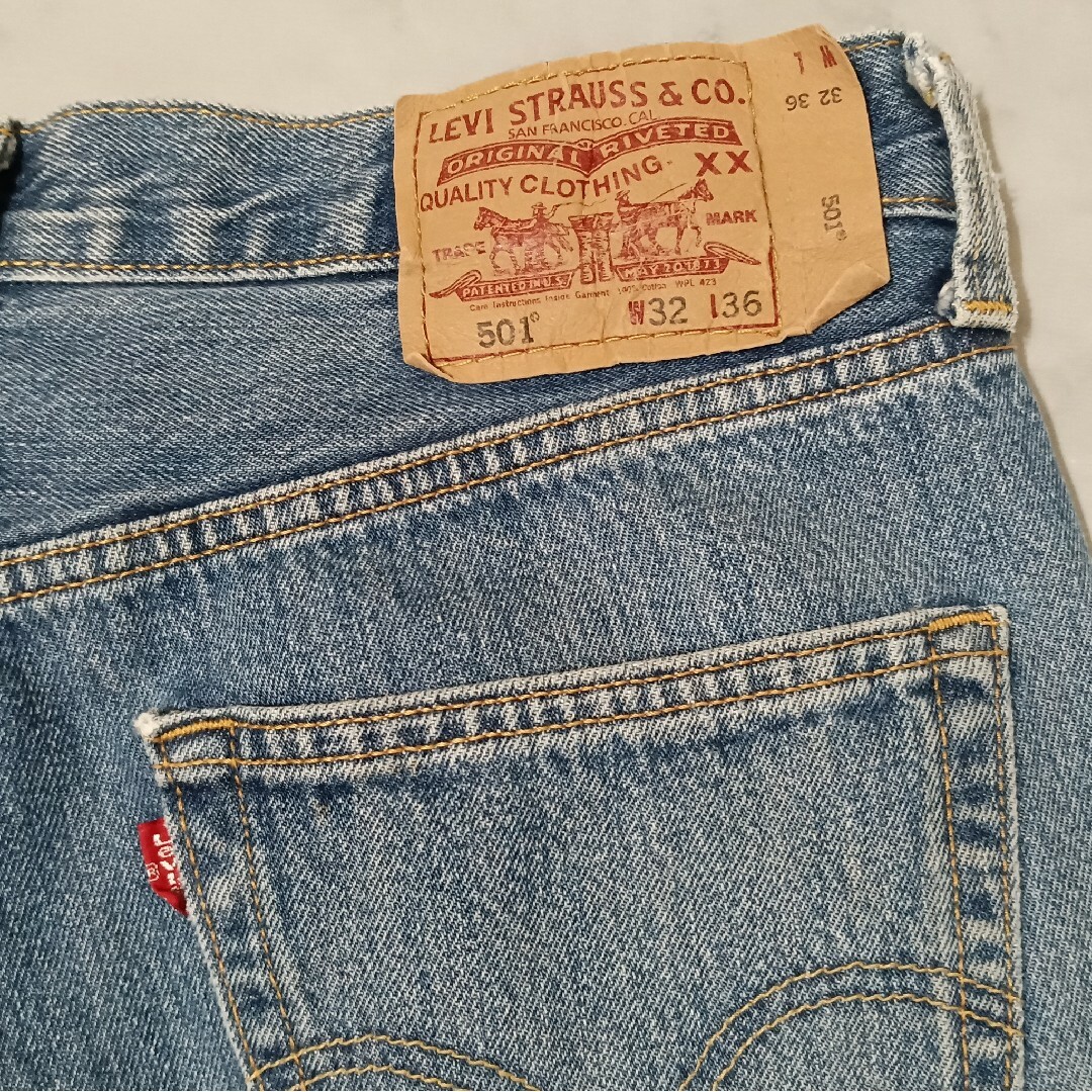 Chrome Hearts(クロムハーツ)のLevi's 501（W32 / 80cm）クロスパッチカスタム メンズのパンツ(デニム/ジーンズ)の商品写真