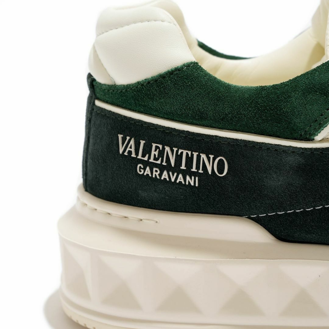 VALENTINO(ヴァレンティノ)の新品 VALENTINO One Stud ナッパレザー スニーカー 42.5 メンズの靴/シューズ(スニーカー)の商品写真