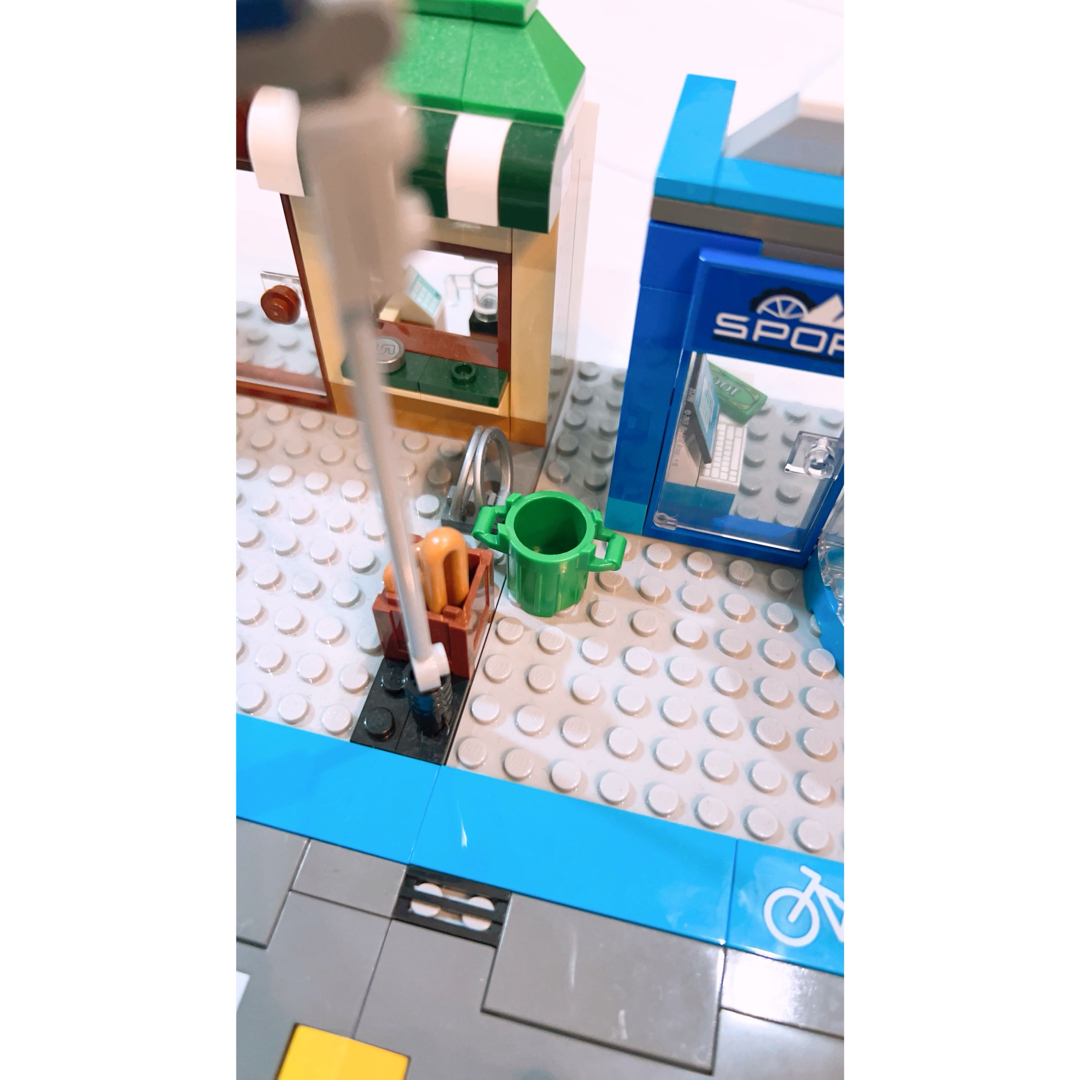 Lego(レゴ)のレゴシティショッピングストリート キッズ/ベビー/マタニティのおもちゃ(積み木/ブロック)の商品写真