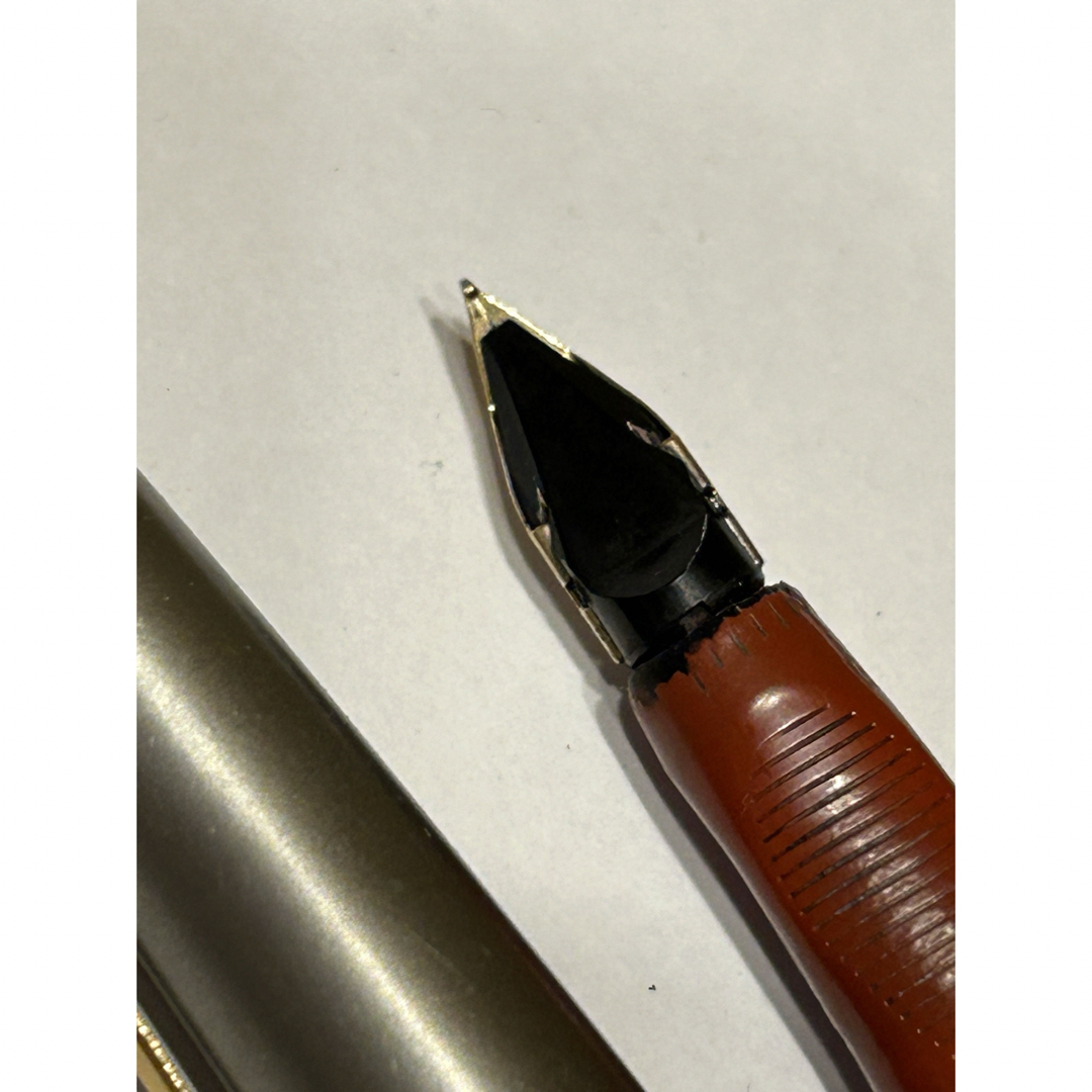  Parker VP 14K 14金 万年筆 筆記用具 文房具 赤シルバー インテリア/住まい/日用品の文房具(その他)の商品写真