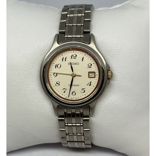 セイコー(SEIKO)の美品❣️セイコー　チタニウム　「デイト」アイボリー文字盤　稼働品(腕時計)