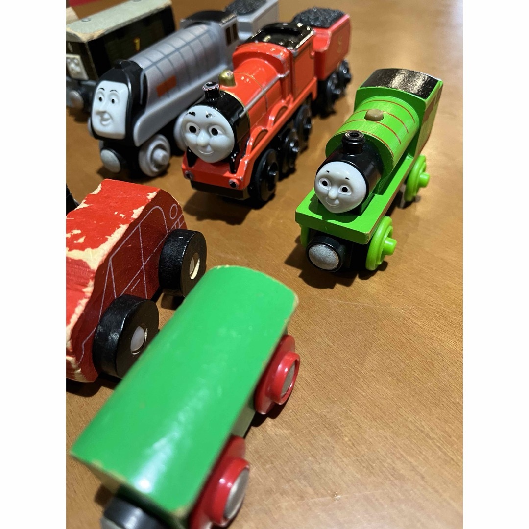 BRIO(ブリオ)のブリオ　木製レール　パーシー　スペンサー　ジェームス他 エンタメ/ホビーのおもちゃ/ぬいぐるみ(鉄道模型)の商品写真