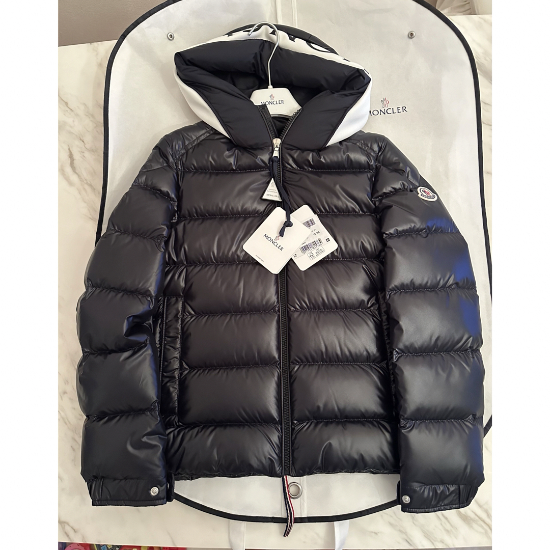 MONCLER(モンクレール)のMONCLER (モンクレール) ロゴフード Cardere 12歳152センチ キッズ/ベビー/マタニティのキッズ服男の子用(90cm~)(ジャケット/上着)の商品写真