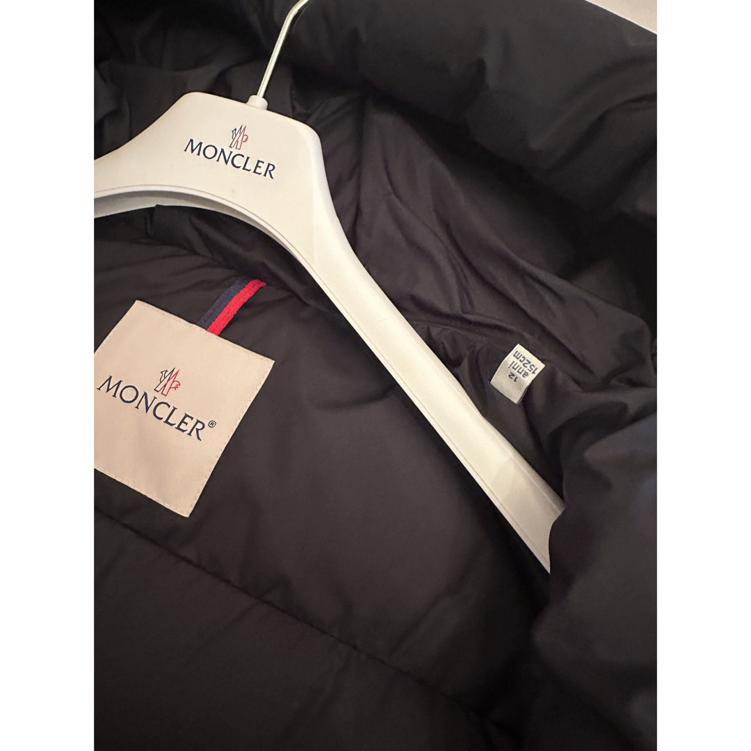 MONCLER(モンクレール)のMONCLER (モンクレール) ロゴフード Cardere 12歳152センチ キッズ/ベビー/マタニティのキッズ服男の子用(90cm~)(ジャケット/上着)の商品写真