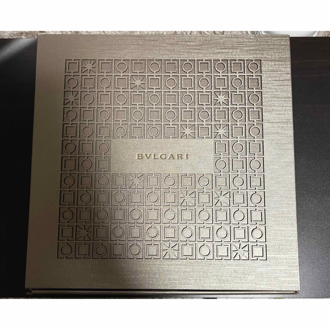 BVLGARI(ブルガリ)のBVLGARI ブルガリ　空箱　ショッパー　せっけん　ボディソープ レディースのバッグ(ショップ袋)の商品写真