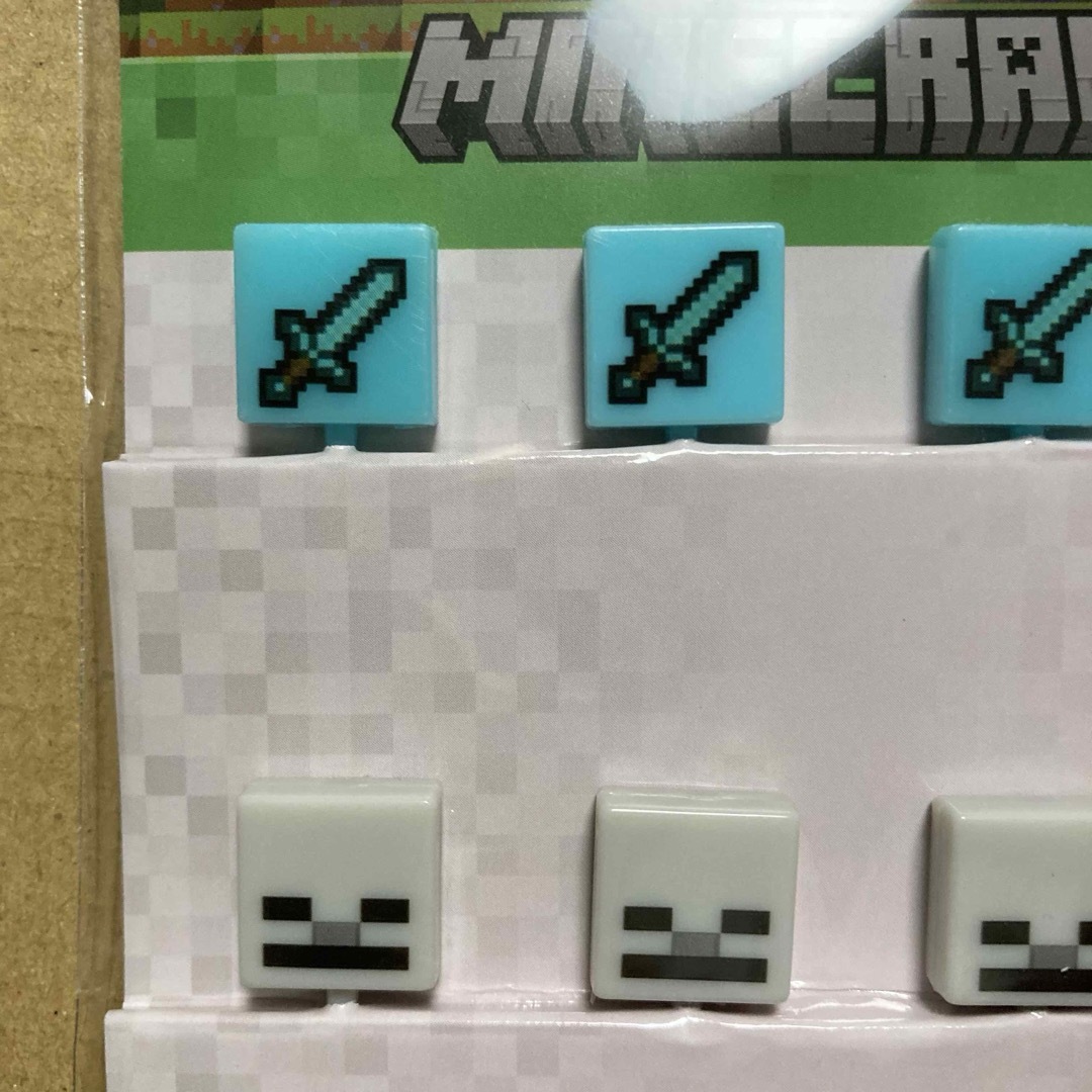 Minecraft(マインクラフト)の《新品・未開封》MINECRAFT マイクラ ランチピック 2点セット A インテリア/住まい/日用品のキッチン/食器(弁当用品)の商品写真