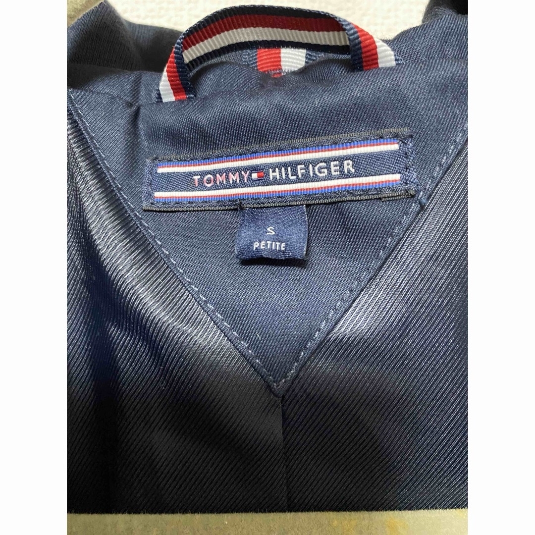 TOMMY HILFIGER(トミーヒルフィガー)のTOMMY HILFIGER アウター　コート レディースのジャケット/アウター(トレンチコート)の商品写真