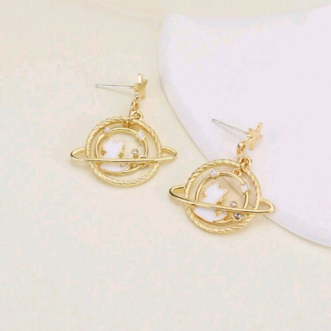 【新商品☆】 ねこ 星座モチーフ メタリック ピアス  アクセサリー ジュエリー レディースのアクセサリー(ピアス)の商品写真