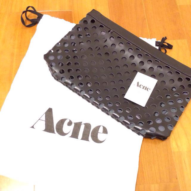 ACNE - ACNE 穴あきクラッチ