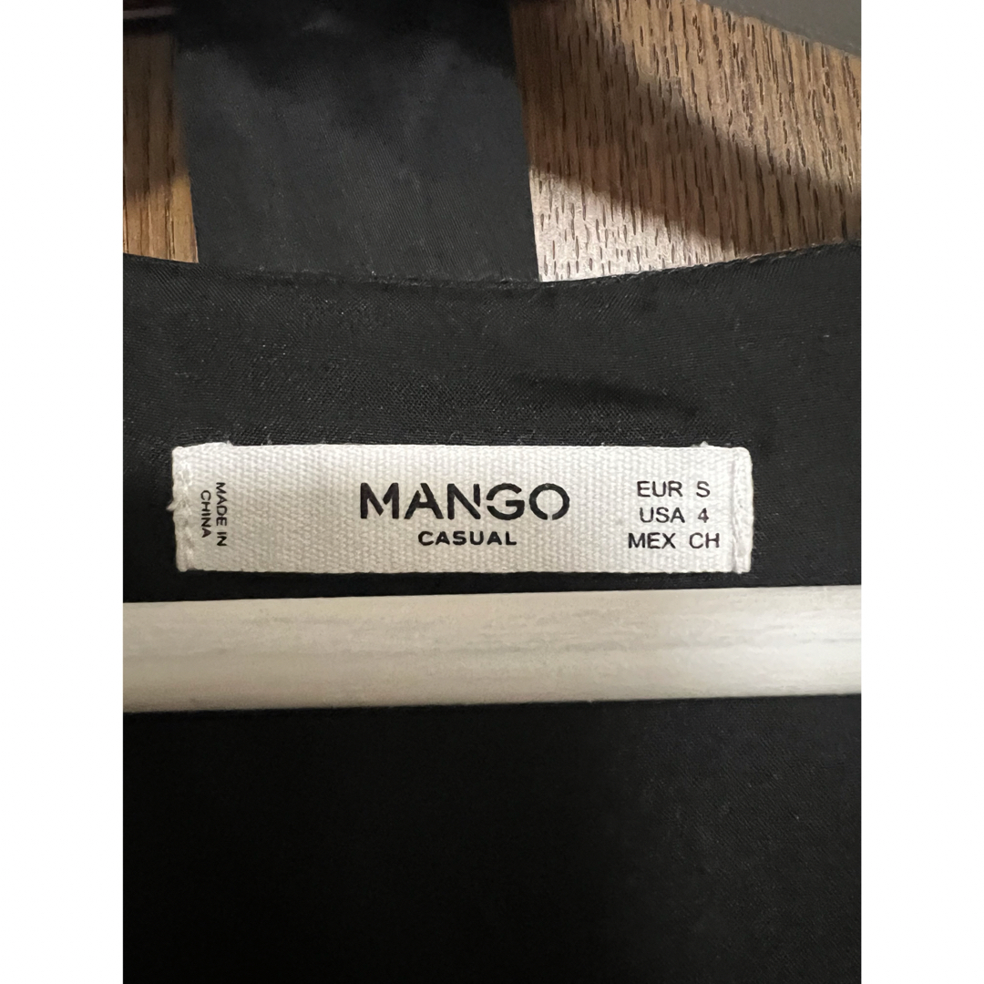 MANGO(マンゴ)のMANGO ベルト付きワンピース レディースのワンピース(ひざ丈ワンピース)の商品写真