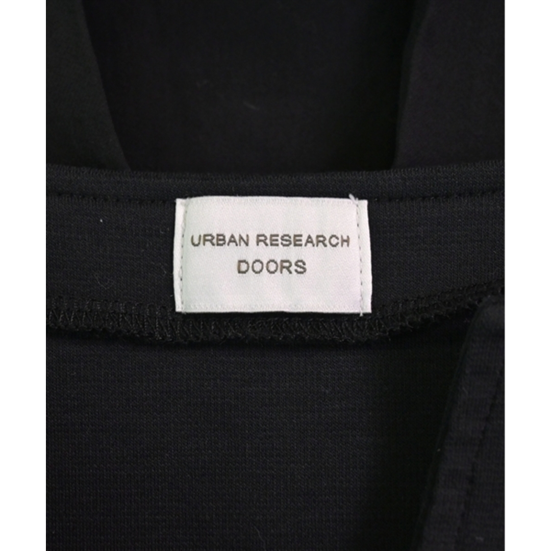 URBAN RESEARCH DOORS(アーバンリサーチドアーズ)のURBAN RESEARCH DOORS ノースリーブ ONE 黒 【古着】【中古】 レディースのトップス(タンクトップ)の商品写真