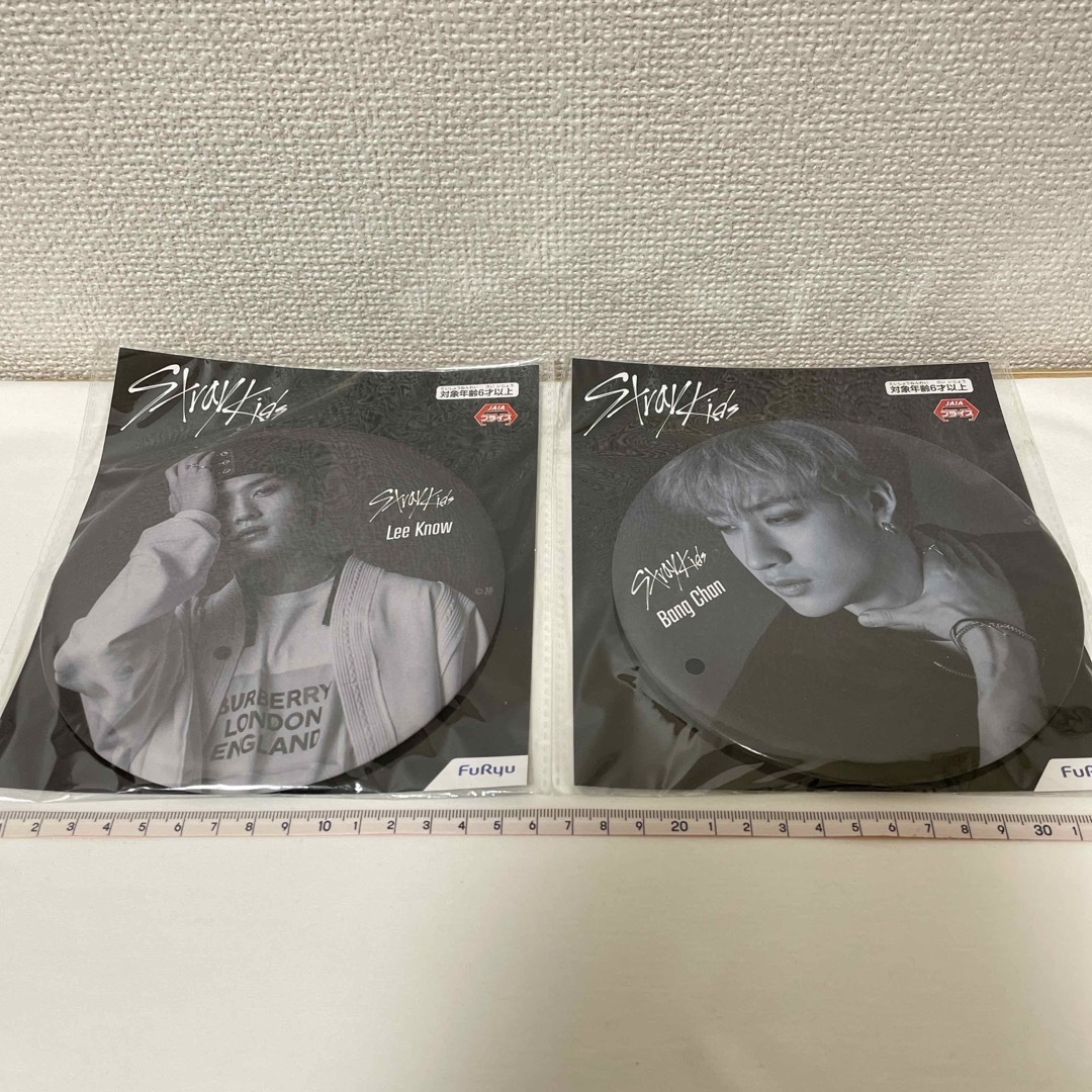 Stray Kids(ストレイキッズ)の【Stray Kids】BIG缶バッジ（Lee Know ＆Bang Chan エンタメ/ホビーのタレントグッズ(アイドルグッズ)の商品写真