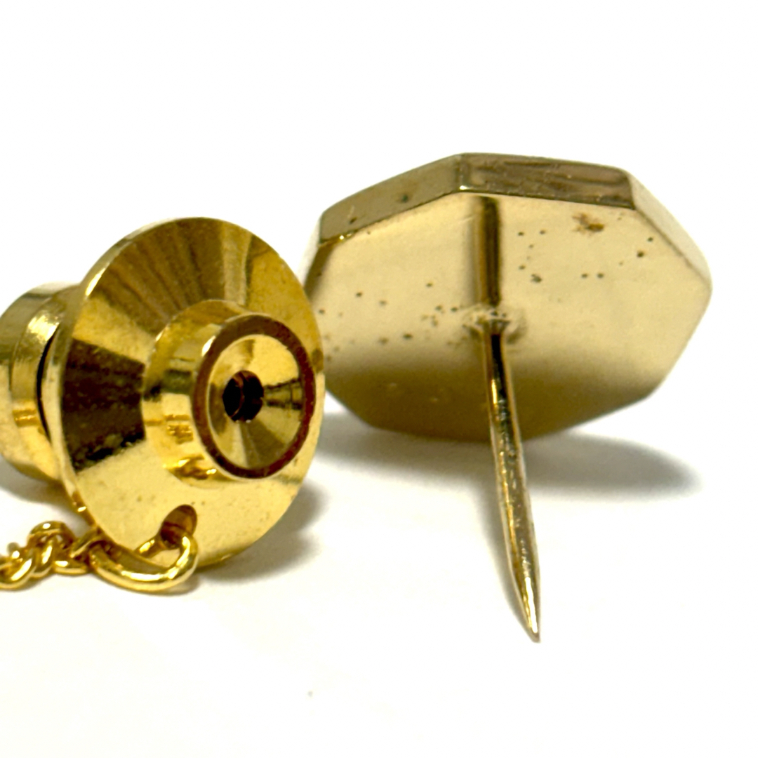 BURBERRY(バーバリー)の美品✨バーバリー  タイタック  レッド  ゴールド  ラペルピン メンズのファッション小物(ネクタイピン)の商品写真