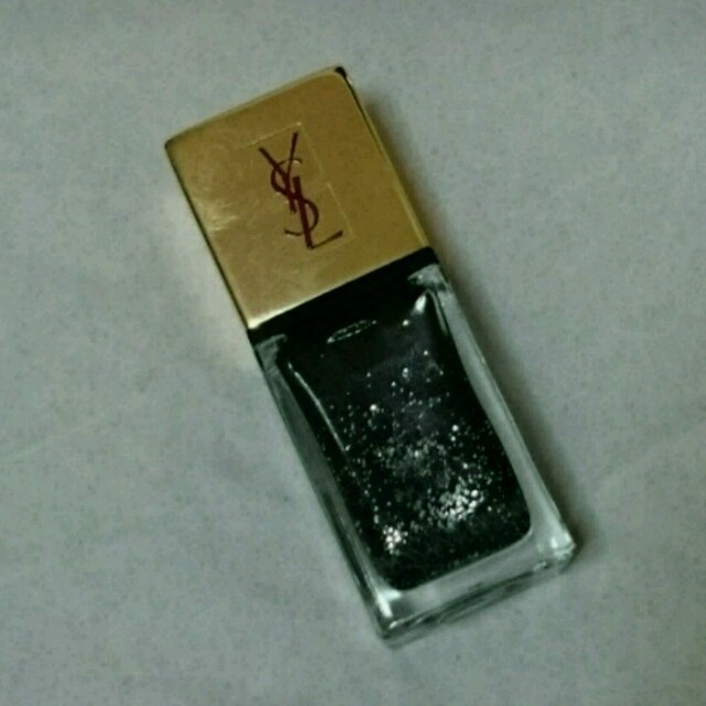 Yves Saint Laurent Beaute(イヴサンローランボーテ)のサンローラン限定ネイル59 コスメ/美容のネイル(マニキュア)の商品写真