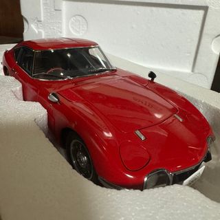 オートアート(AUTOart)の未展示品  オートアート 1/18  トヨタ 2000GT クーペ レッド(ミニカー)