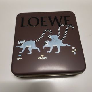 ロエベ(LOEWE)のLOEWE　スナ・フジタ　コラボ　クッキー缶　ワオキツネザル(菓子/デザート)