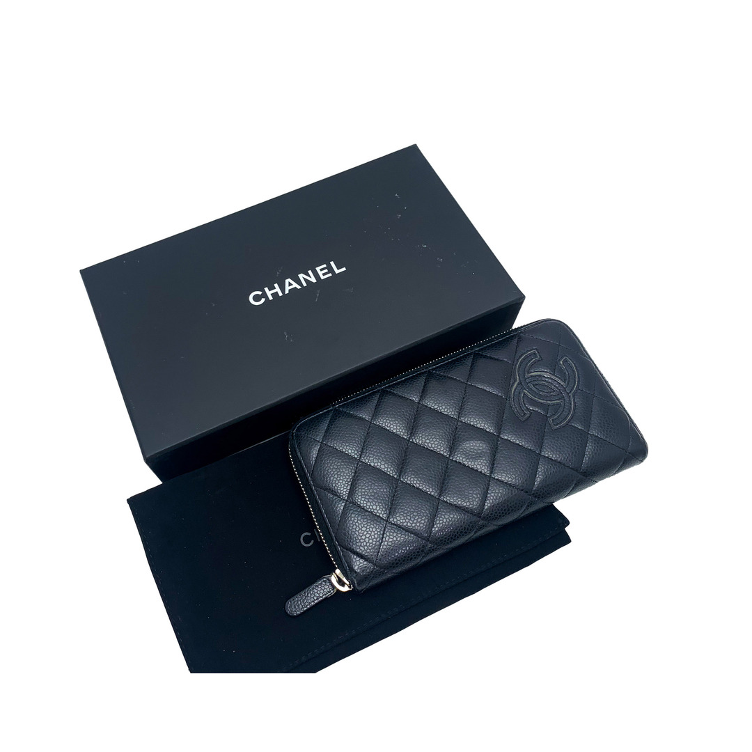 希少 店舗入手不可 CHANEL キャビアスキン ジッピーウォレット 長財布あおまる他のブランド達