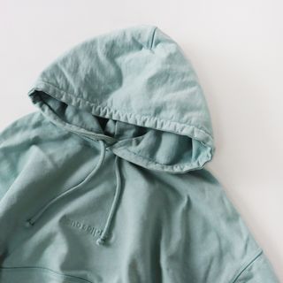 アクネストゥディオズ(Acne Studios)のアクネ ストゥディオズ Acne Studios  JOGHY EMBOSS エンボスロゴ スウェットパーカー S/サックス【2400013664448】(パーカー)