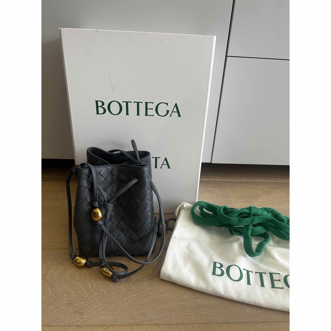 Bottega Veneta(ボッテガヴェネタ)のボッテガヴェネタ　ハンドバック　ショルダーバック　レザー レディースのバッグ(ハンドバッグ)の商品写真