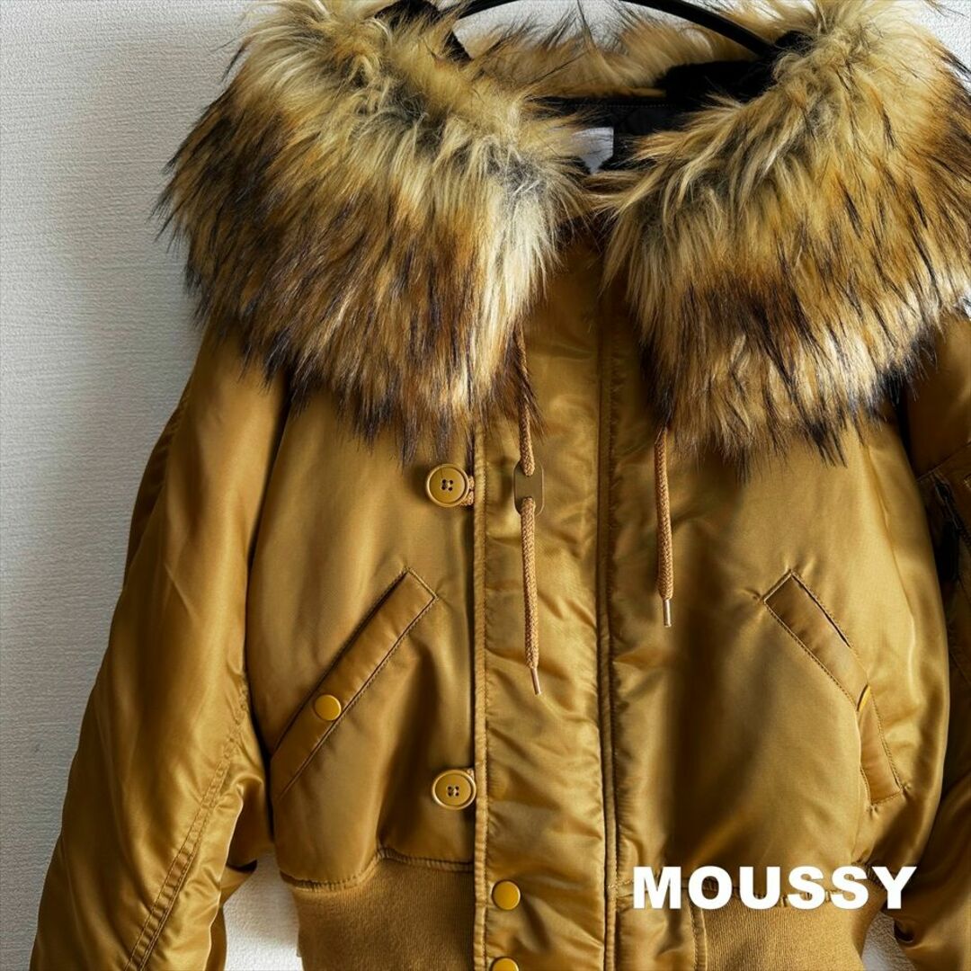 AZUL by moussy(アズールバイマウジー)の【AZUL by MOUSSY】マウジー ゴールドカーキ N2-B ジャケット レディースのジャケット/アウター(ミリタリージャケット)の商品写真