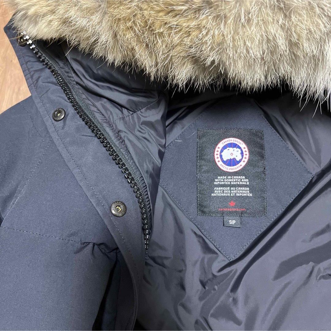 CANADA GOOSE(カナダグース)の美品正規品 カナダグース 2302JL MACKENZIE PARKA ネイビー レディースのジャケット/アウター(ダウンコート)の商品写真