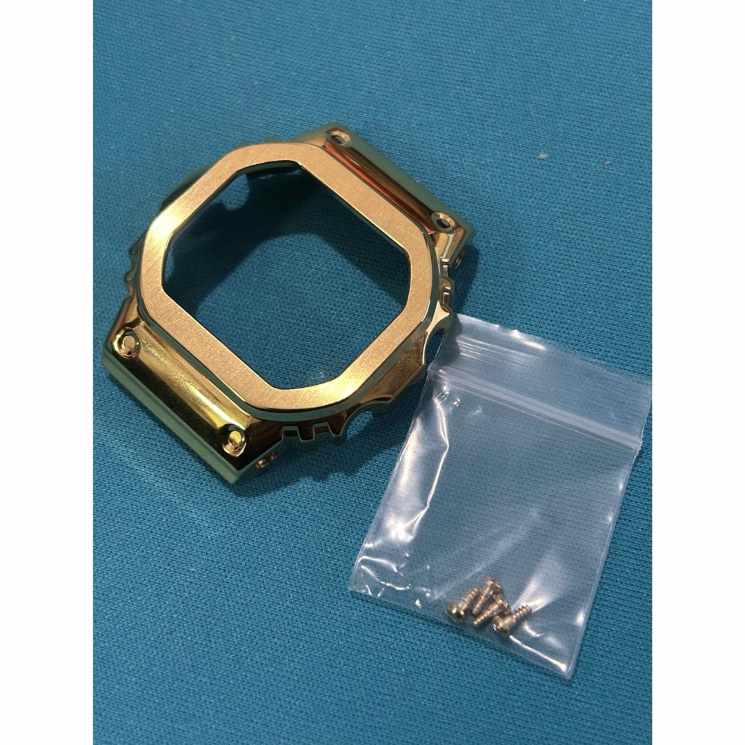 G-SHOCK(ジーショック)のG-SHOCK 5600 カスタム メタル ゴールド ベゼル　ステンレス メンズの時計(腕時計(デジタル))の商品写真