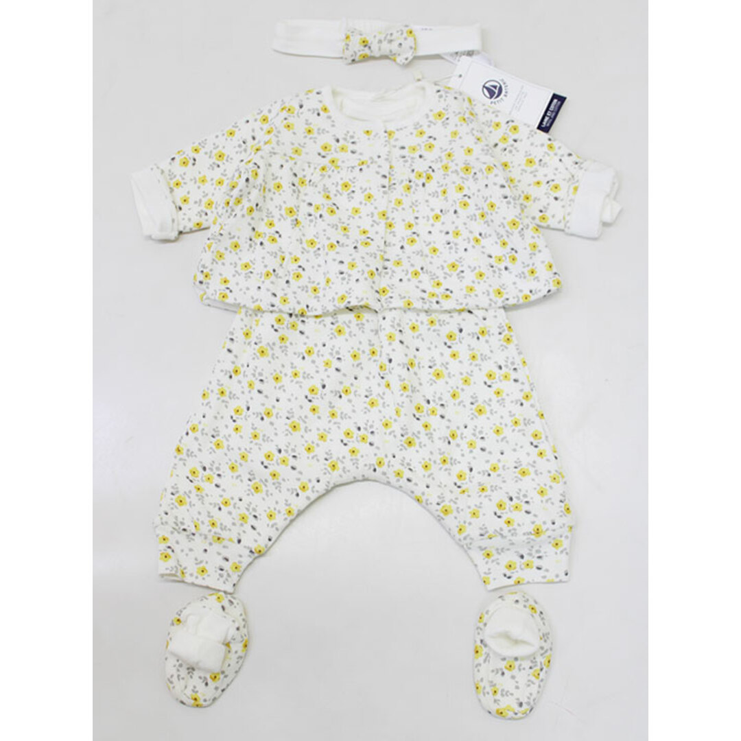 PETIT BATEAU(プチバトー)の【秋冬物 新入荷!】新品 未使用品▲プチバトー/PETIT BATEAU▲60cm(3m) 長袖カーディガン＆ロングパンツ/長ズボン＆カバーオール/ロンパースset/小物 白×黄系花柄 靴下＆ヘアバンド付 出産祝い ギフト【ネット限定】子供 キッズ kids ベビー baby 女の子 春秋冬 tops 812132 キッズ/ベビー/マタニティのベビー服(~85cm)(その他)の商品写真