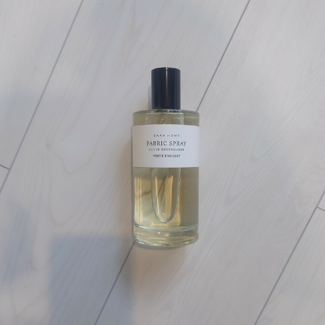 ZARA HOME(ザラホーム)のZARA HOME　FABRIC SPRAY　WHITE POWDERY コスメ/美容のリラクゼーション(アロマグッズ)の商品写真