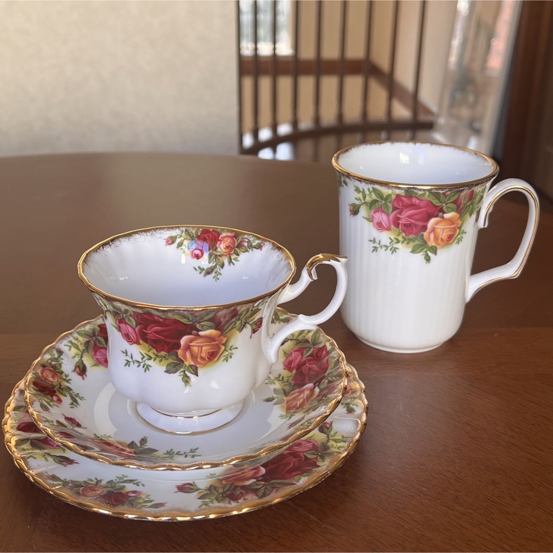 ROYAL ALBERT - 【英国ビンテージ】ロイヤルアルバート ROYAL ALBERT - 【英国ビンテージ】ロイヤルアルバート