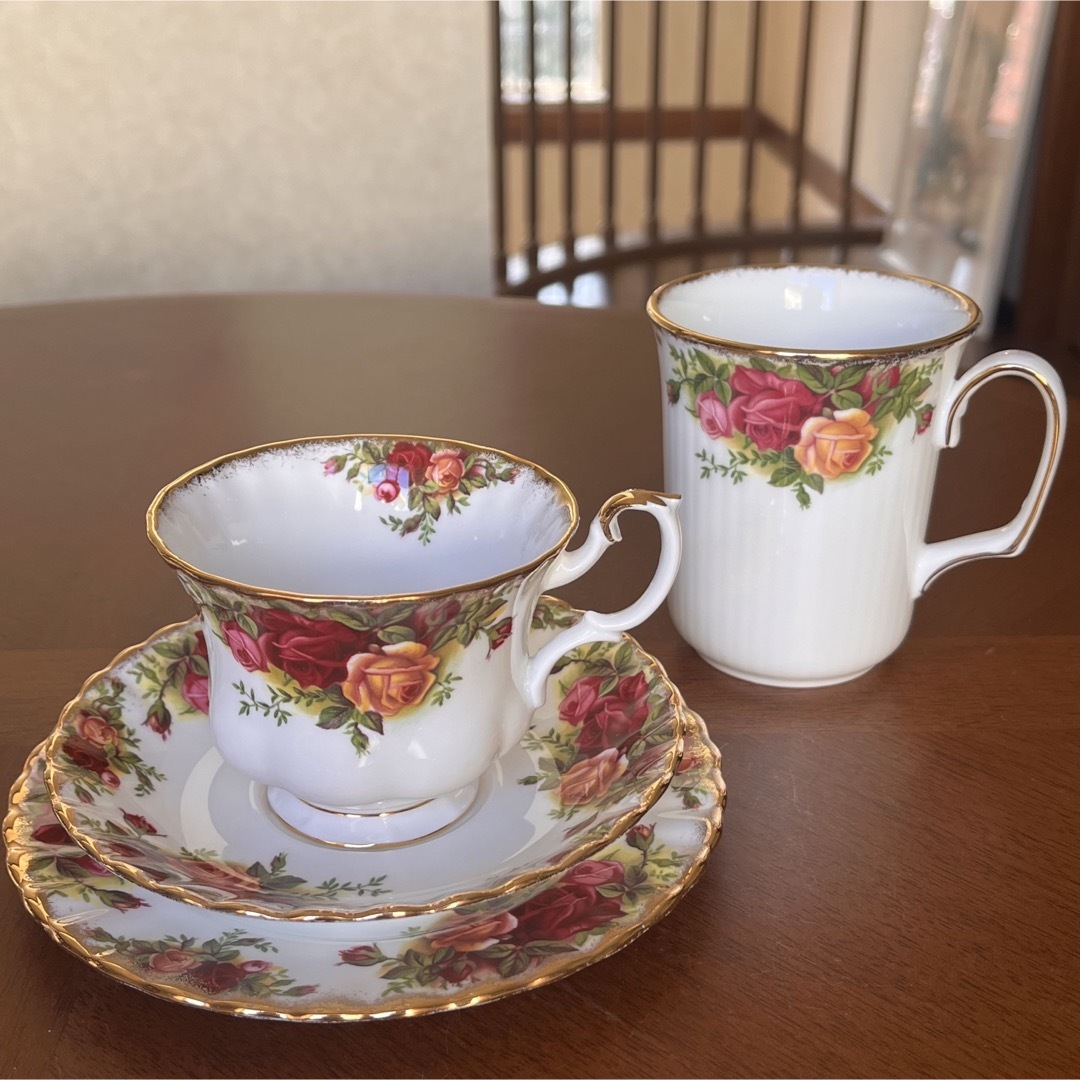 ROYAL ALBERT - 【英国ビンテージ】ロイヤルアルバート ROYAL ALBERT - 【英国ビンテージ】ロイヤルアルバート