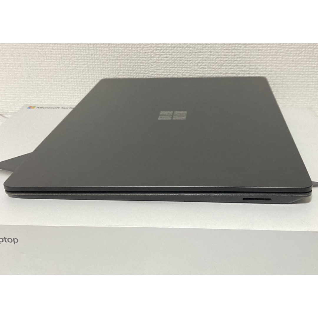 Microsoft(マイクロソフト)のSurface laptop2 1769 i5-8250U 8GB 256GB  スマホ/家電/カメラのPC/タブレット(ノートPC)の商品写真